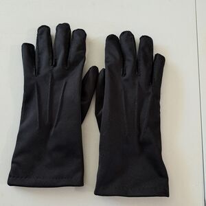 Isotoner S/M All Black Scroll Stretch Leather Grip Gloves